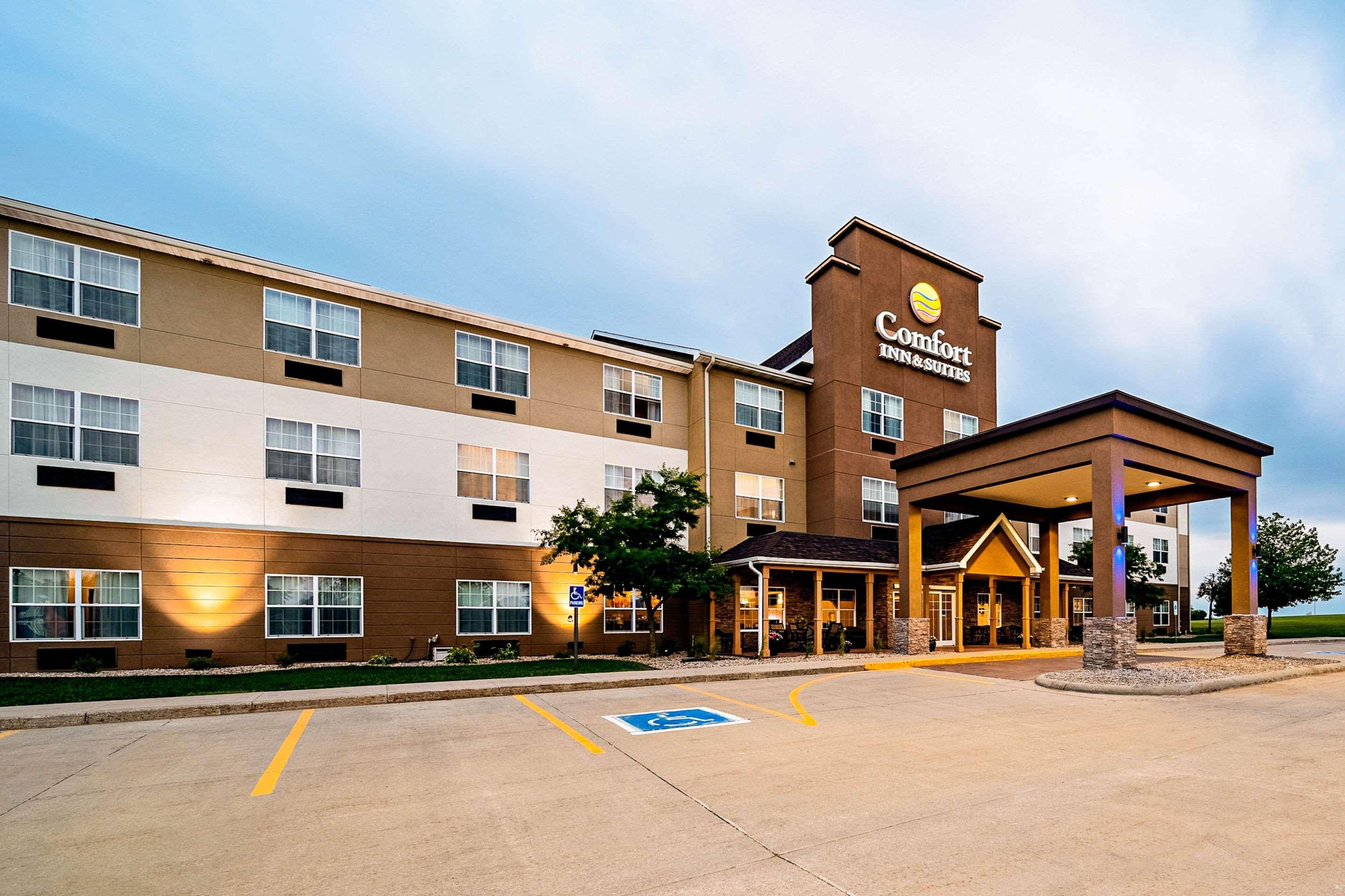 Comfort Inn & Suites Independence Exterior photo