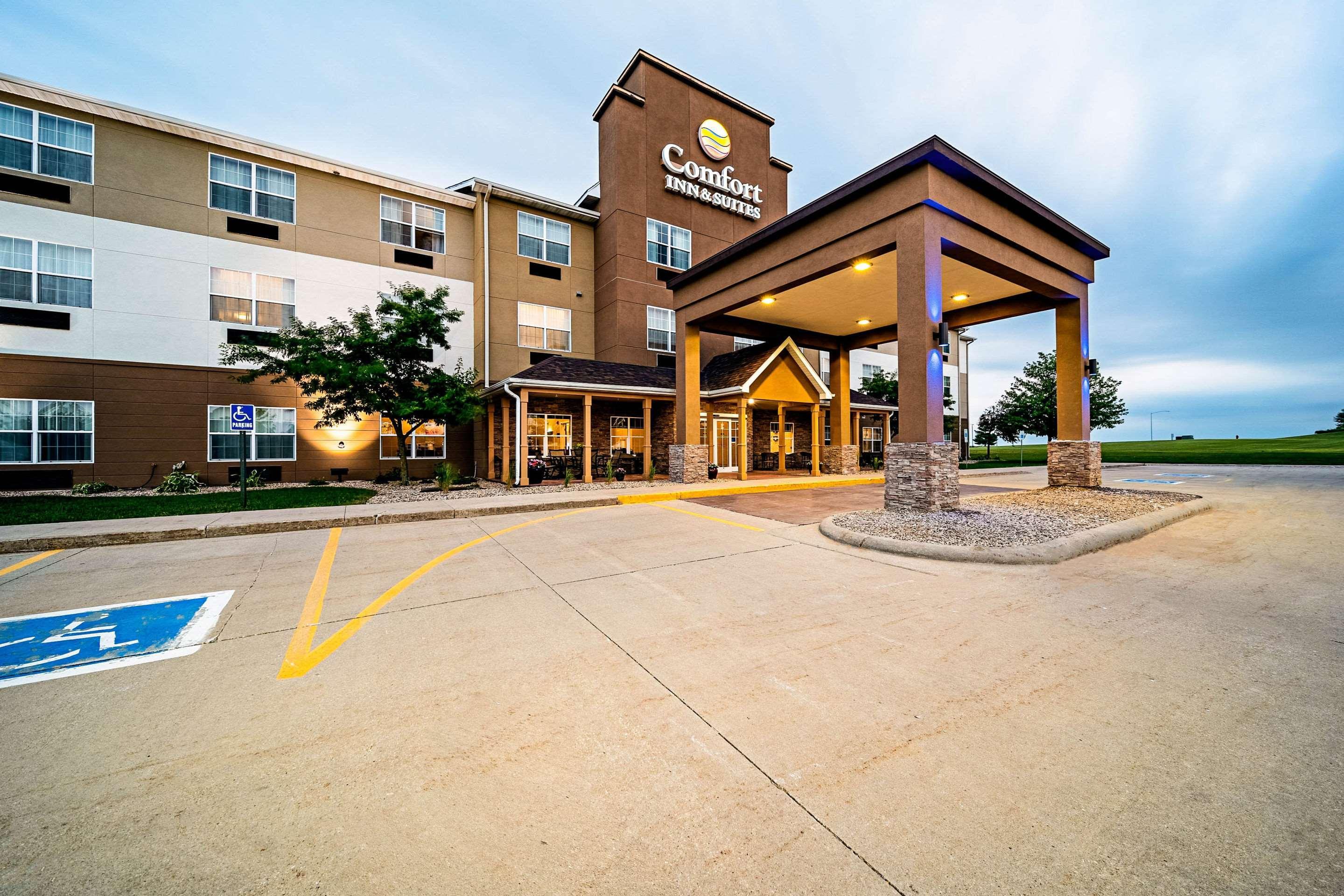 Comfort Inn & Suites Independence Exterior photo